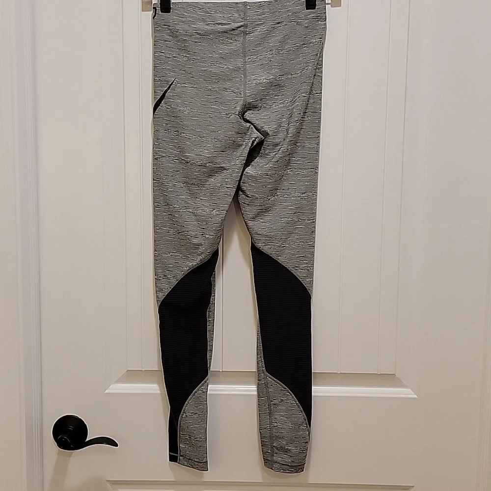 Nike Pro Dri Fit Grey Black Athletic Leggings Size Small - Picture 4 of 9